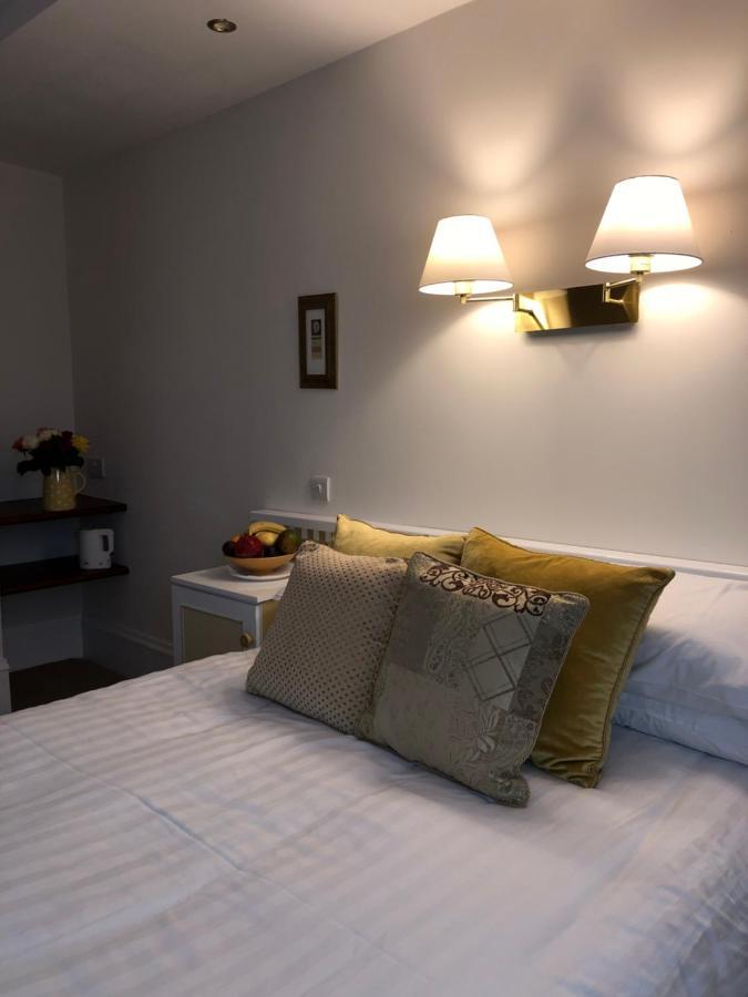 Tully'S Hotel Castlerea Buitenkant foto