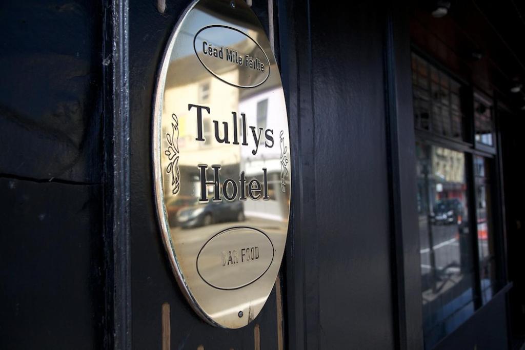 Tully'S Hotel Castlerea Buitenkant foto