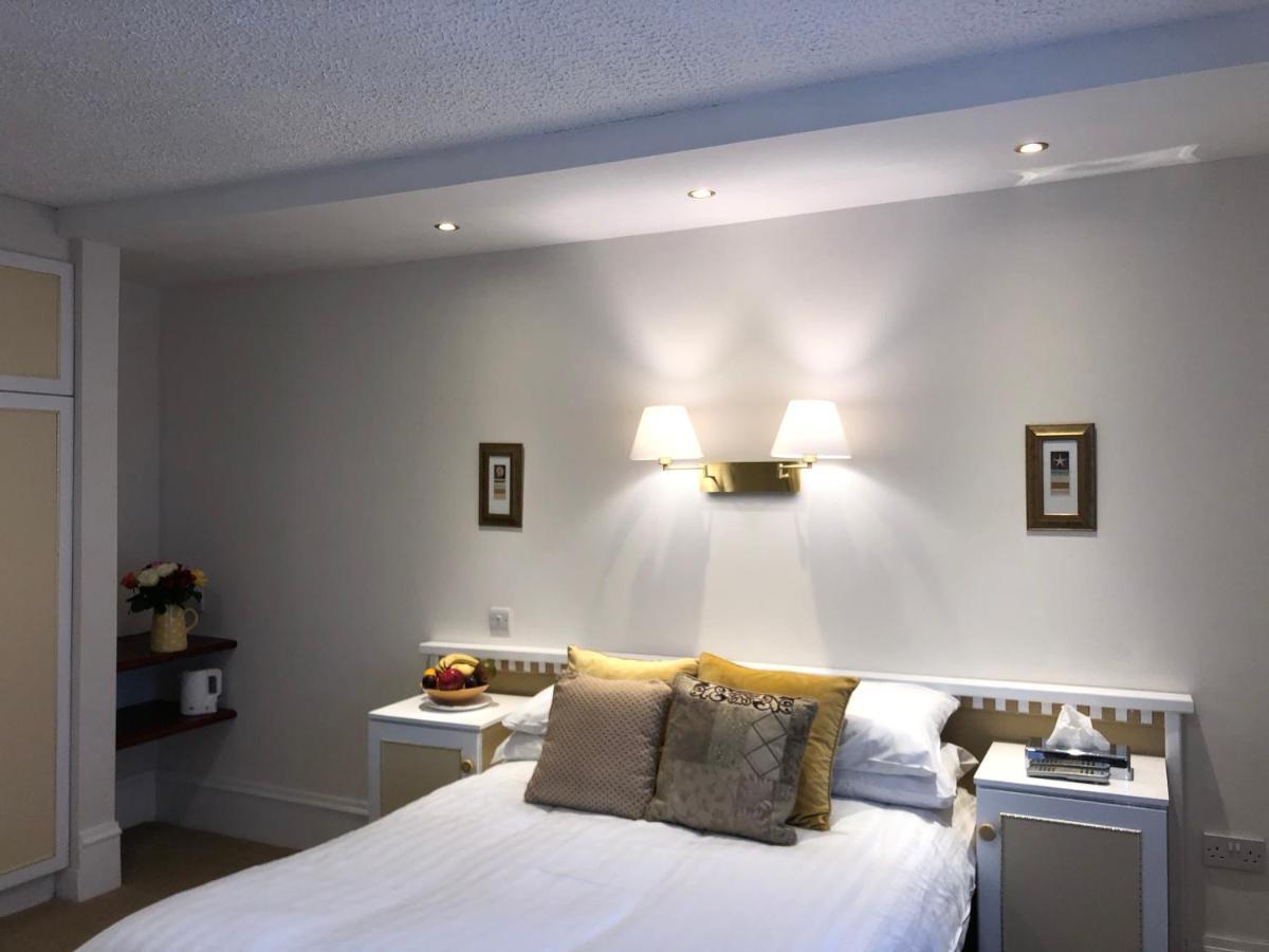 Tully'S Hotel Castlerea Buitenkant foto