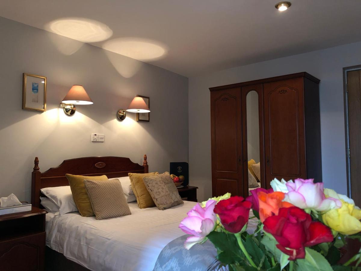Tully'S Hotel Castlerea Buitenkant foto